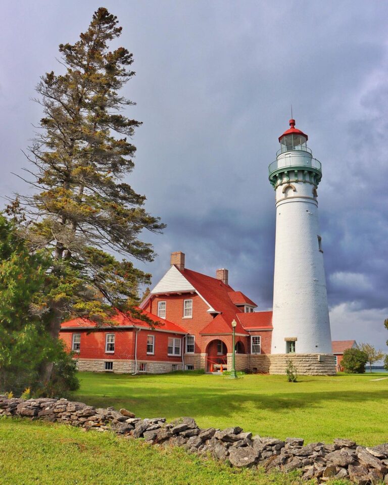 Seul Choix Point Lighthouse – Gulliver, Michigan