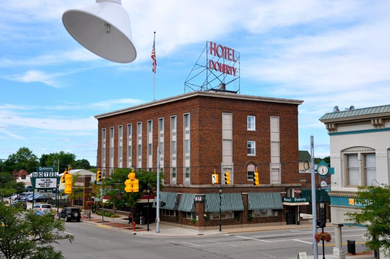Doherty Hotel – Clare, Michigan