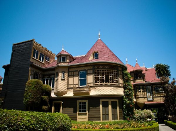 Winchester Mystery House - Credit HarshLight